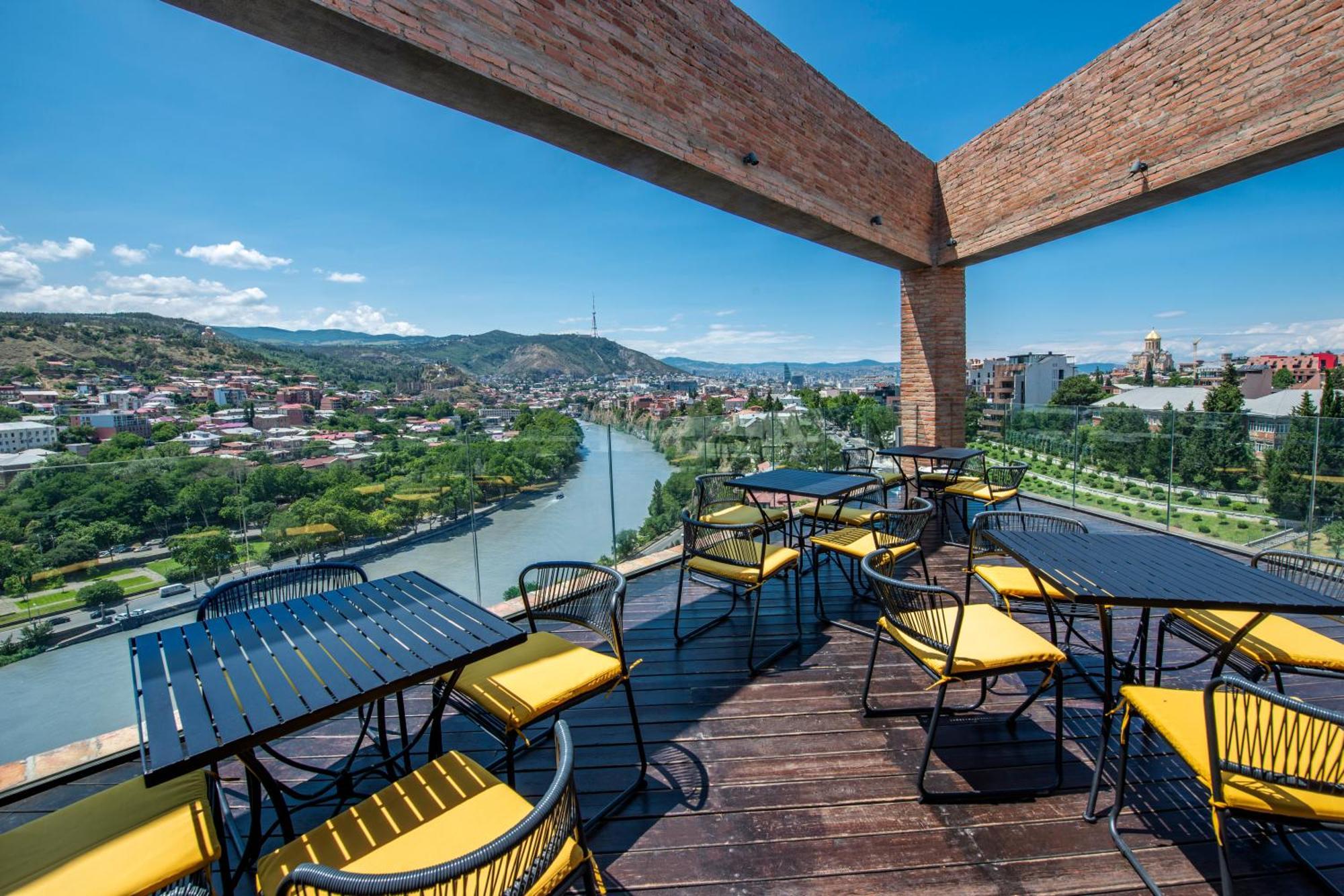 Golden Tulip Design Tbilisi Ξενοδοχείο Εξωτερικό φωτογραφία