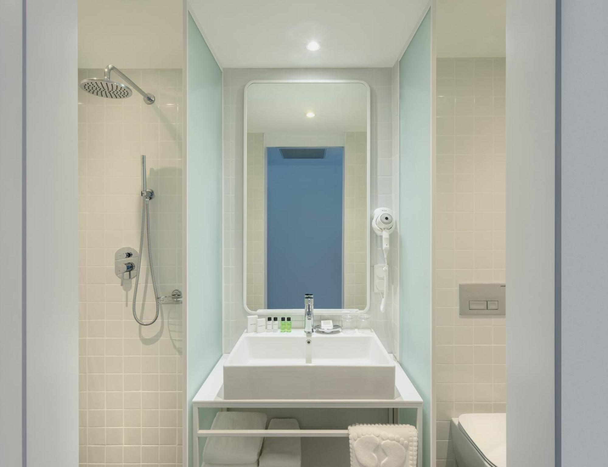 Golden Tulip Design Tbilisi Ξενοδοχείο Δωμάτιο φωτογραφία