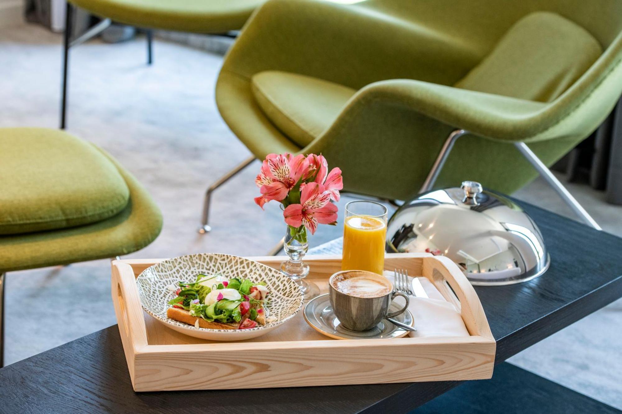 Golden Tulip Design Tbilisi Ξενοδοχείο Δωμάτιο φωτογραφία