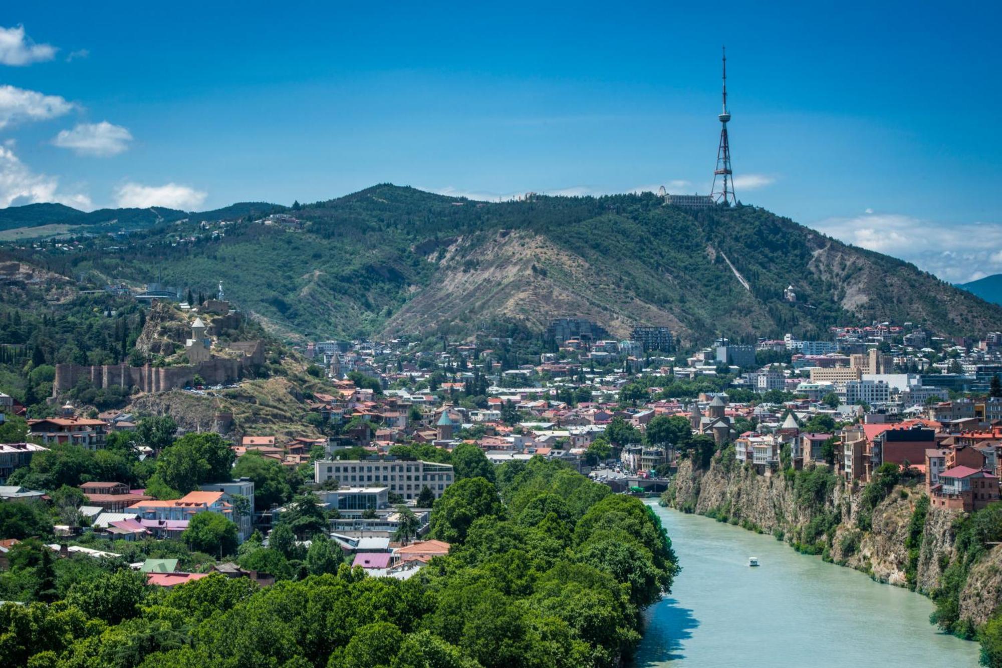 Golden Tulip Design Tbilisi Ξενοδοχείο Εξωτερικό φωτογραφία